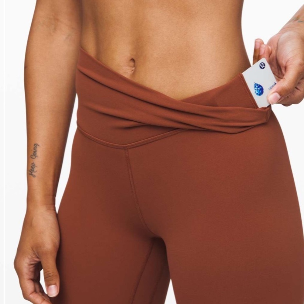Lululemon Align Pant 28"
Rustic Clay size 4 - Picture 8 of 11